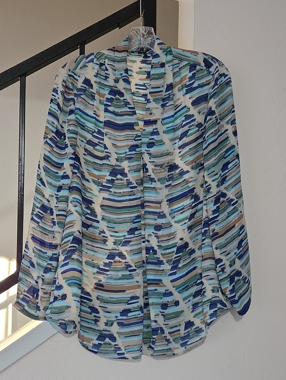 NIC+ZOE Blue and Cream Striped Watercolor Popover  Blouse Size M